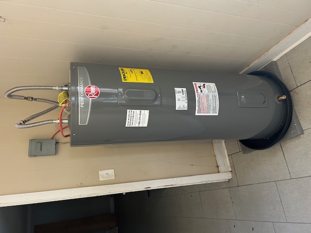 🔧💧 50-Gallon Electric Water Heater Replaced in Lafayette, La and Brought Up to Code! 💧🔧
